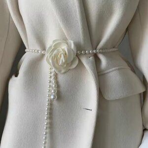 Vintage Romantic White Rose Pearl Belt